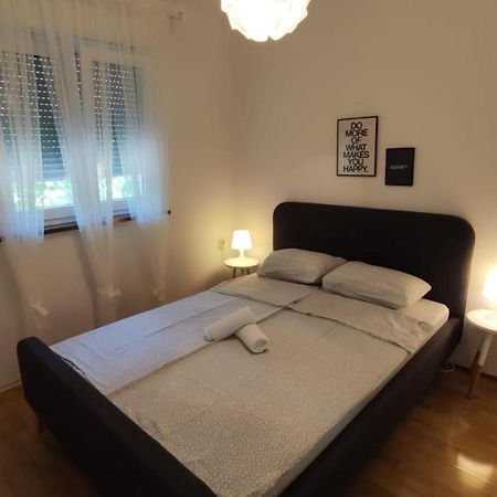 Apartman Tina Hotel Vir Luaran gambar